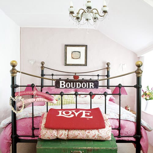 Modern-Decor-Hot-Pink-Bedroom.jpg